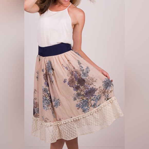 Ryu Floral Skirt - Picture 1 of 2